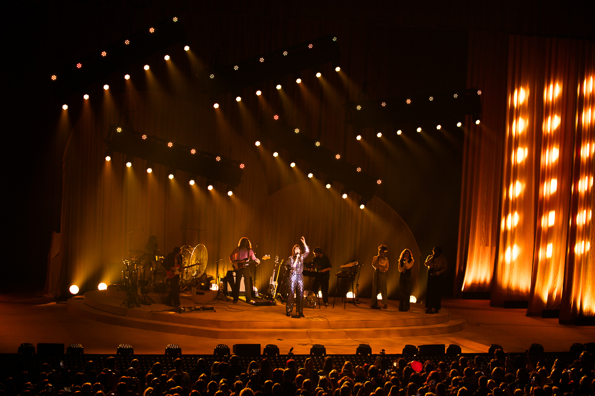 Clara Luciani - Respire Encore Tour @ Zénith de Lille, picture 23, photographed by Anais Callens - FrontView Magazine