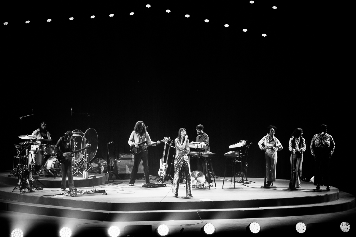 Clara Luciani - Respire Encore Tour @ Zénith de Lille, picture 24, photographed by Anais Callens - FrontView Magazine