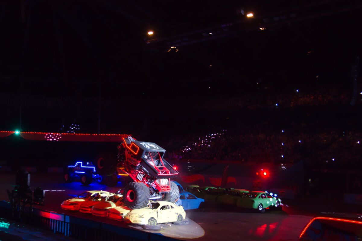 Hot Wheels Glow Party @ Sportpaleis, picture 1, photographed by Luc Klinckaert - FrontView Magazine