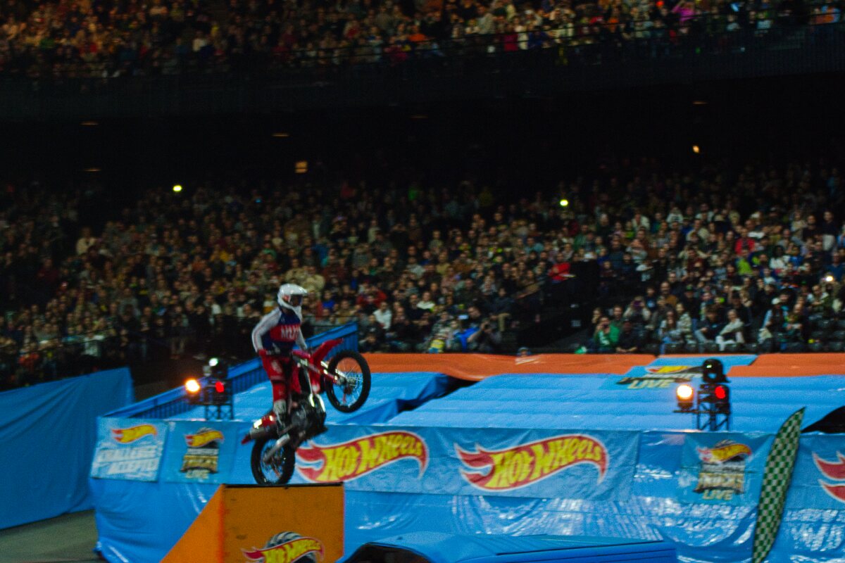 Hot Wheels Glow Party @ Sportpaleis, picture 9, photographed by Luc Klinckaert - FrontView Magazine