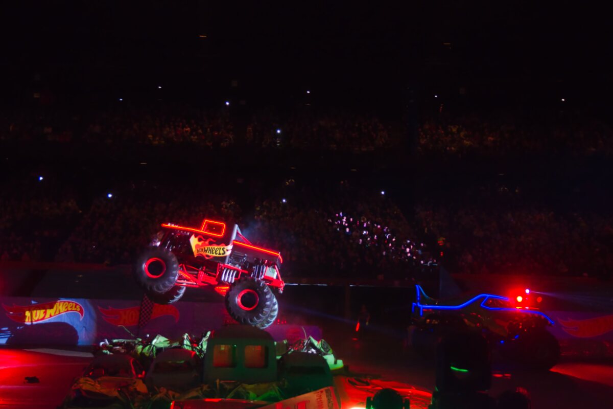 Hot Wheels Glow Party @ Sportpaleis, picture 11, photographed by Luc Klinckaert - FrontView Magazine
