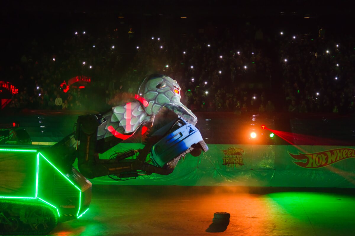 Hot Wheels Glow Party @ Sportpaleis, picture 16, photographed by Luc Klinckaert - FrontView Magazine