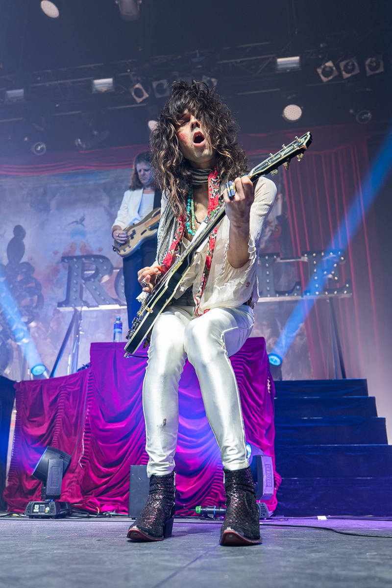Palaye Royal @ 013, foto 13, foto's door David Johnson - FrontView Magazine