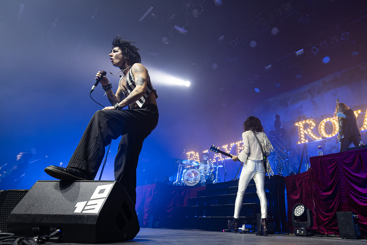 Palaye Royal @ 013, foto 17, foto's door David Johnson - FrontView Magazine