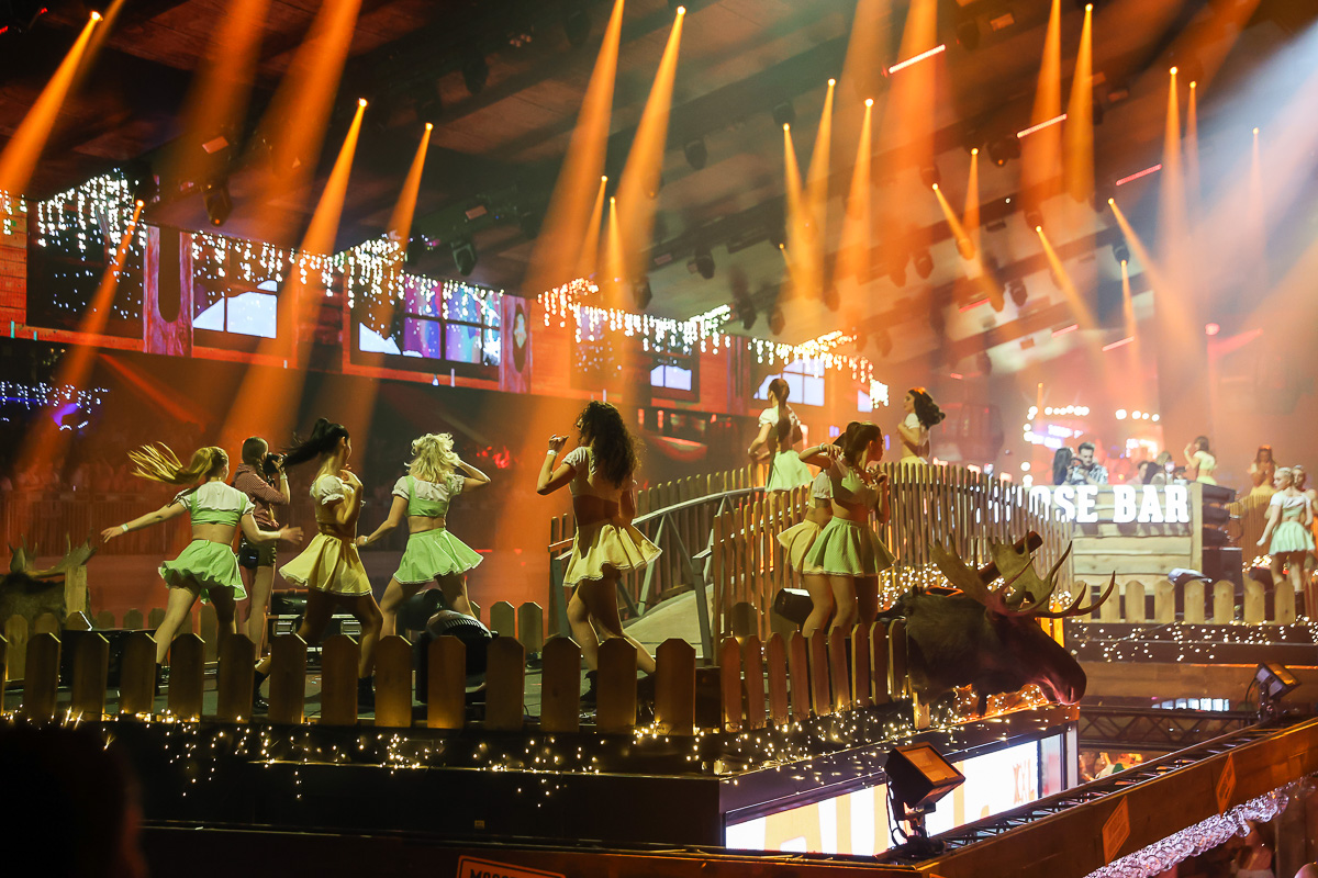 Moose Bar XXL 2023 @ Sportpaleis, picture 24, photographed by Marc Verdonck - FrontView Magazine