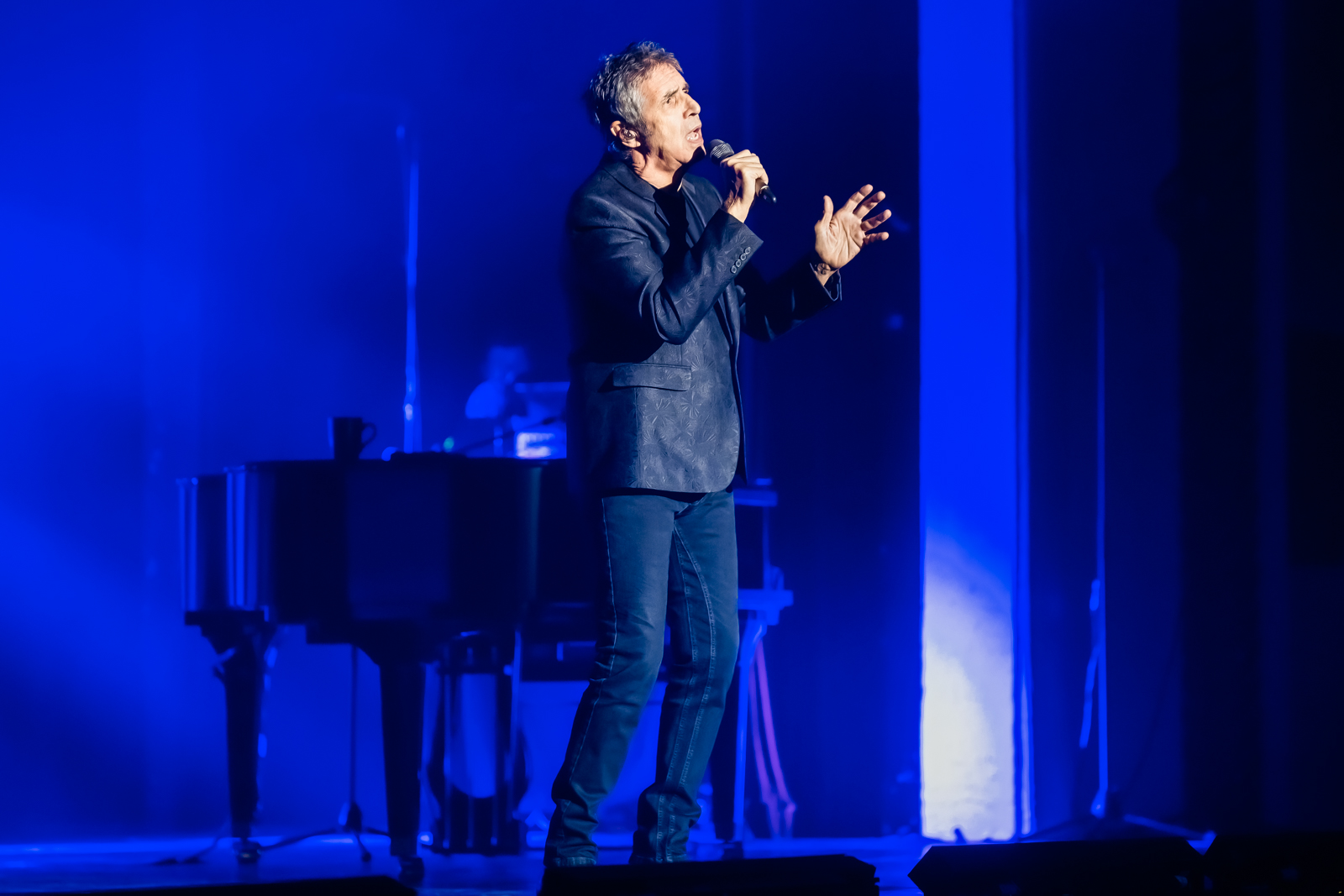 Julien Clerc En concert @ De Roma, picture 6, photographed by Paul Jongeneelen - FrontView Magazine