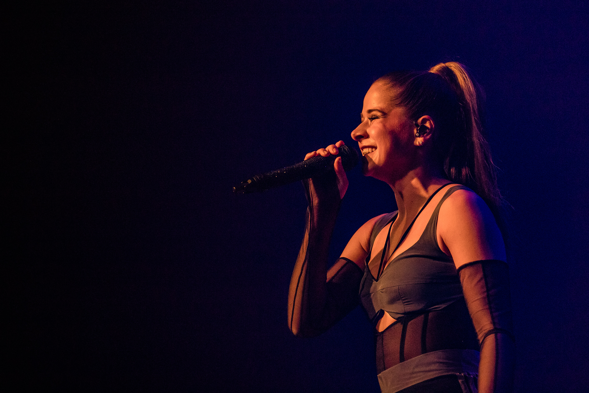 Laura Tesoro @ Het Depot, picture 2, photographed by Jürgen Bruynooghe - FrontView Magazine