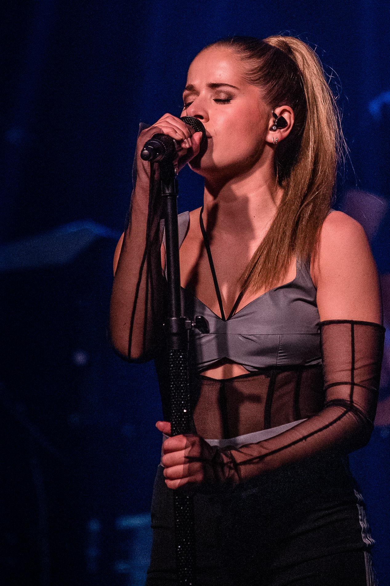 Laura Tesoro @ Het Depot, picture 6, photographed by Jürgen Bruynooghe - FrontView Magazine
