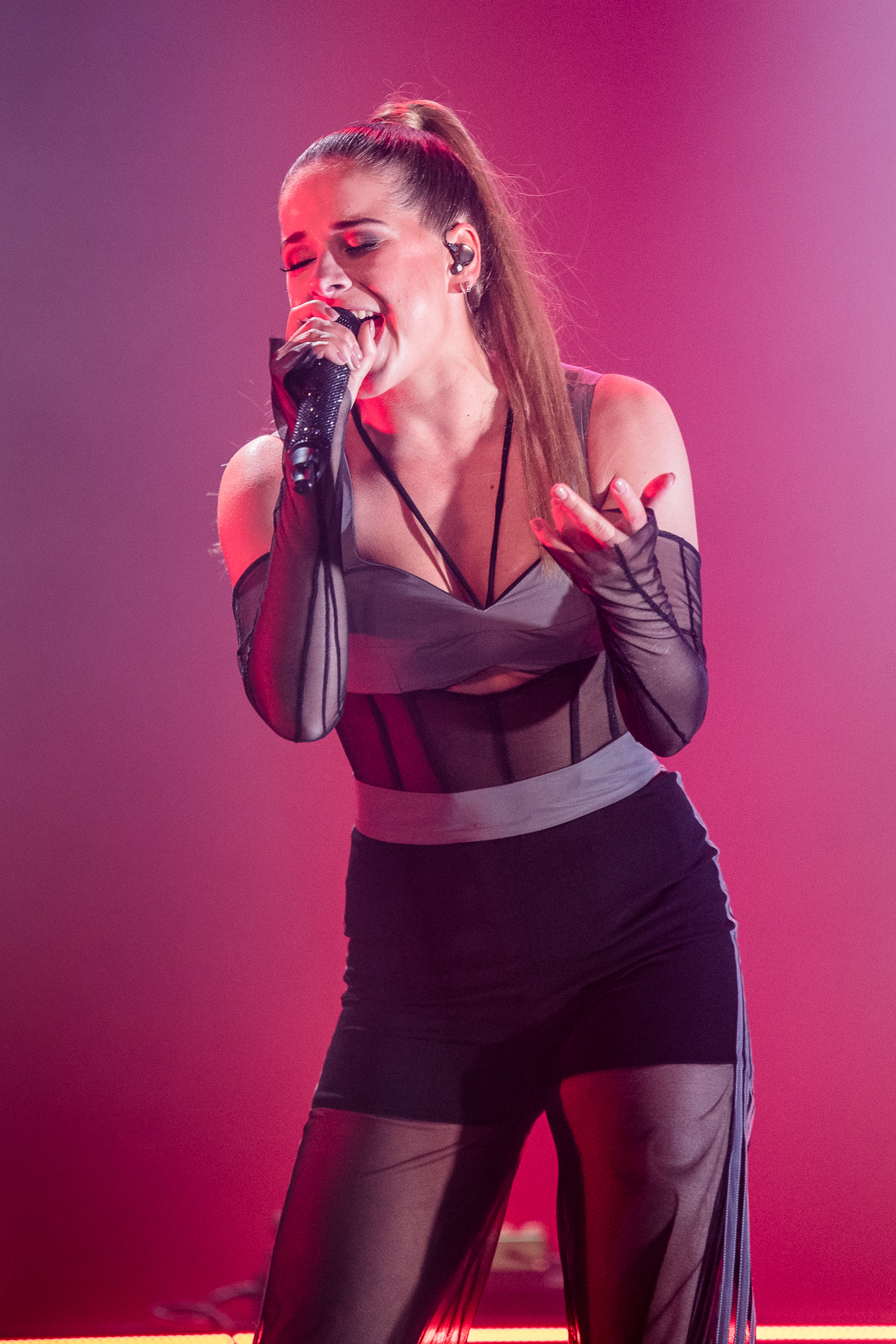 Laura Tesoro @ Het Depot, picture 18, photographed by Jürgen Bruynooghe - FrontView Magazine