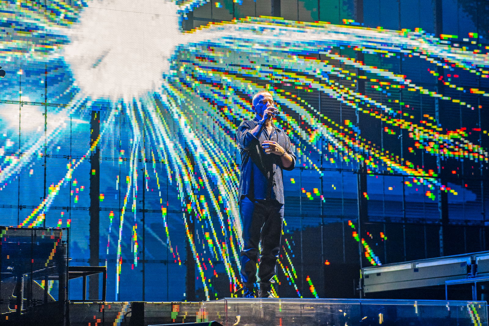 Eros Ramazotti Live in concert @ Forest-National, picture 1, photographed by Paul Jongeneelen - FrontView Magazine