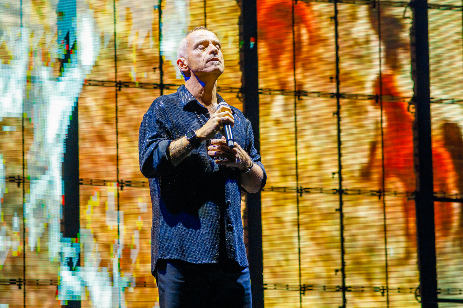 Eros Ramazotti Live in concert @ Forest-National, picture 3, photographed by Paul Jongeneelen - FrontView Magazine