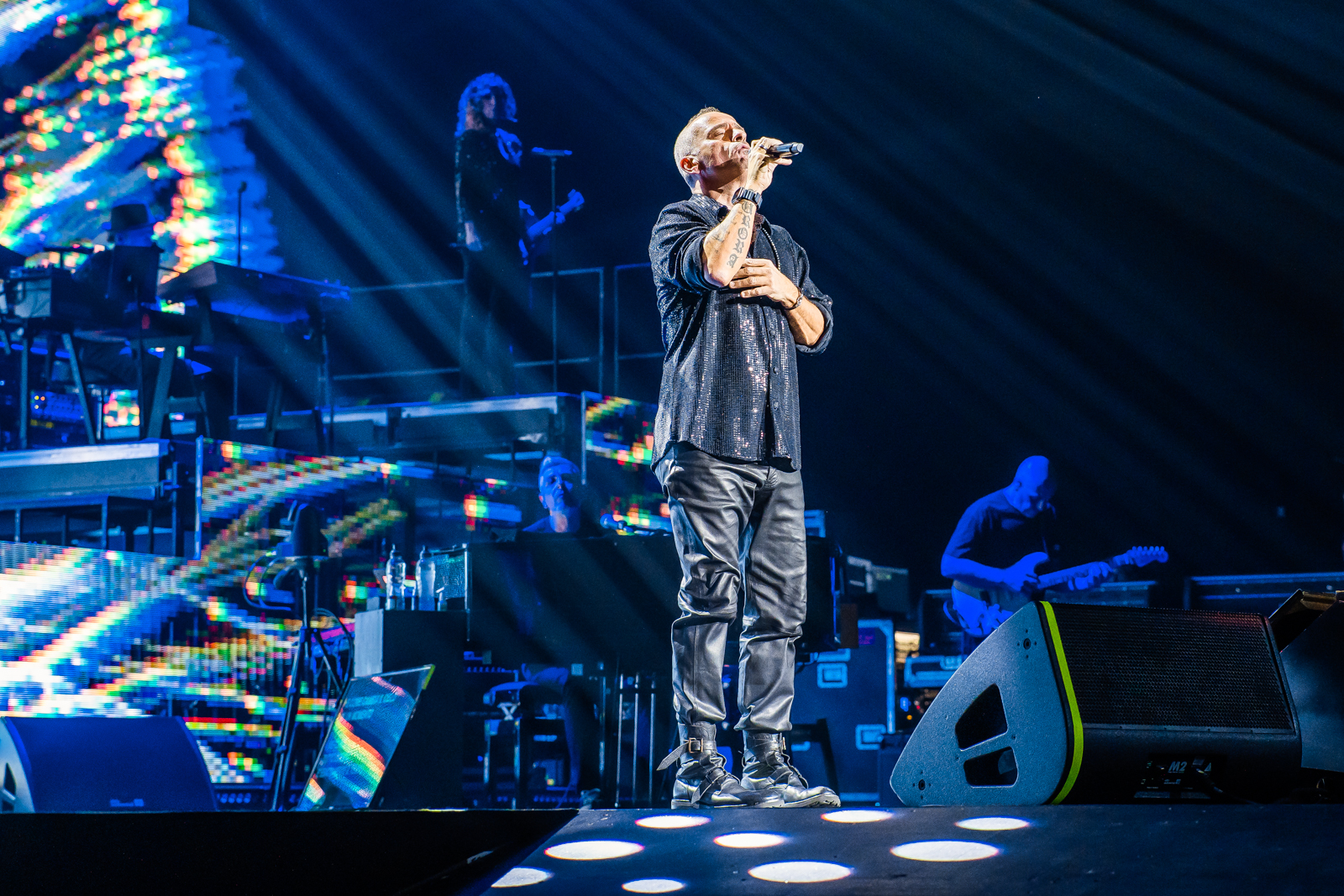 Eros Ramazotti Live in concert @ Forest-National, picture 16, photographed by Paul Jongeneelen - FrontView Magazine