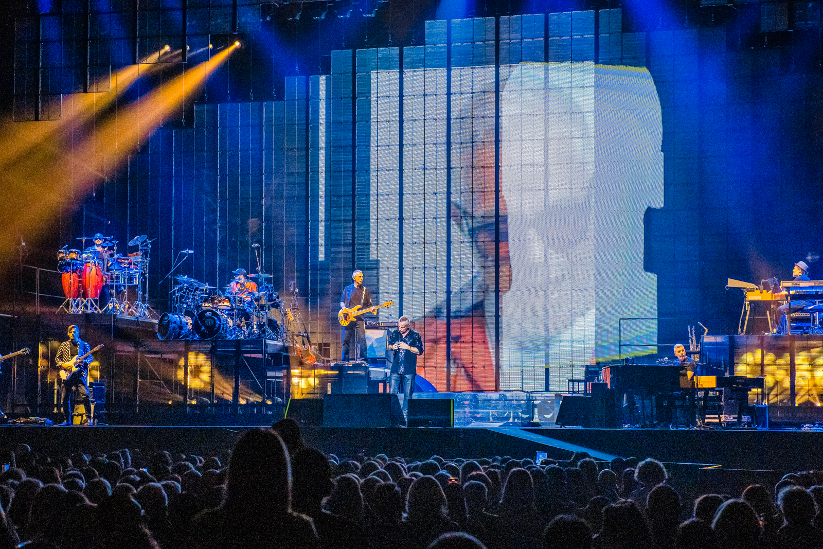 Eros Ramazotti Live in concert @ Forest-National, picture 25, photographed by Paul Jongeneelen - FrontView Magazine