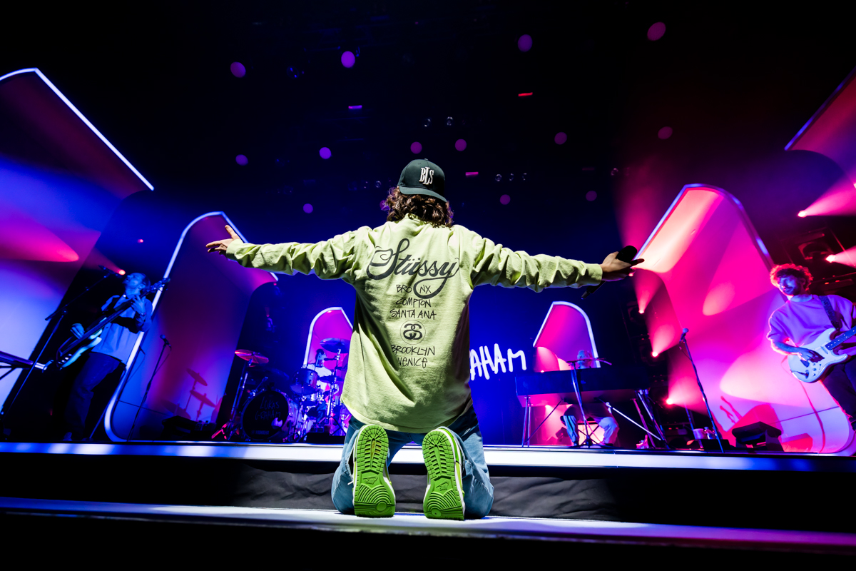 Lukas Graham @ 013, picture 7, photographed by Dorien Goetschalckx - FrontView Magazine