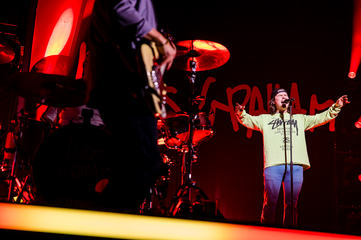 Lukas Graham @ 013, picture 8, photographed by Dorien Goetschalckx - FrontView Magazine