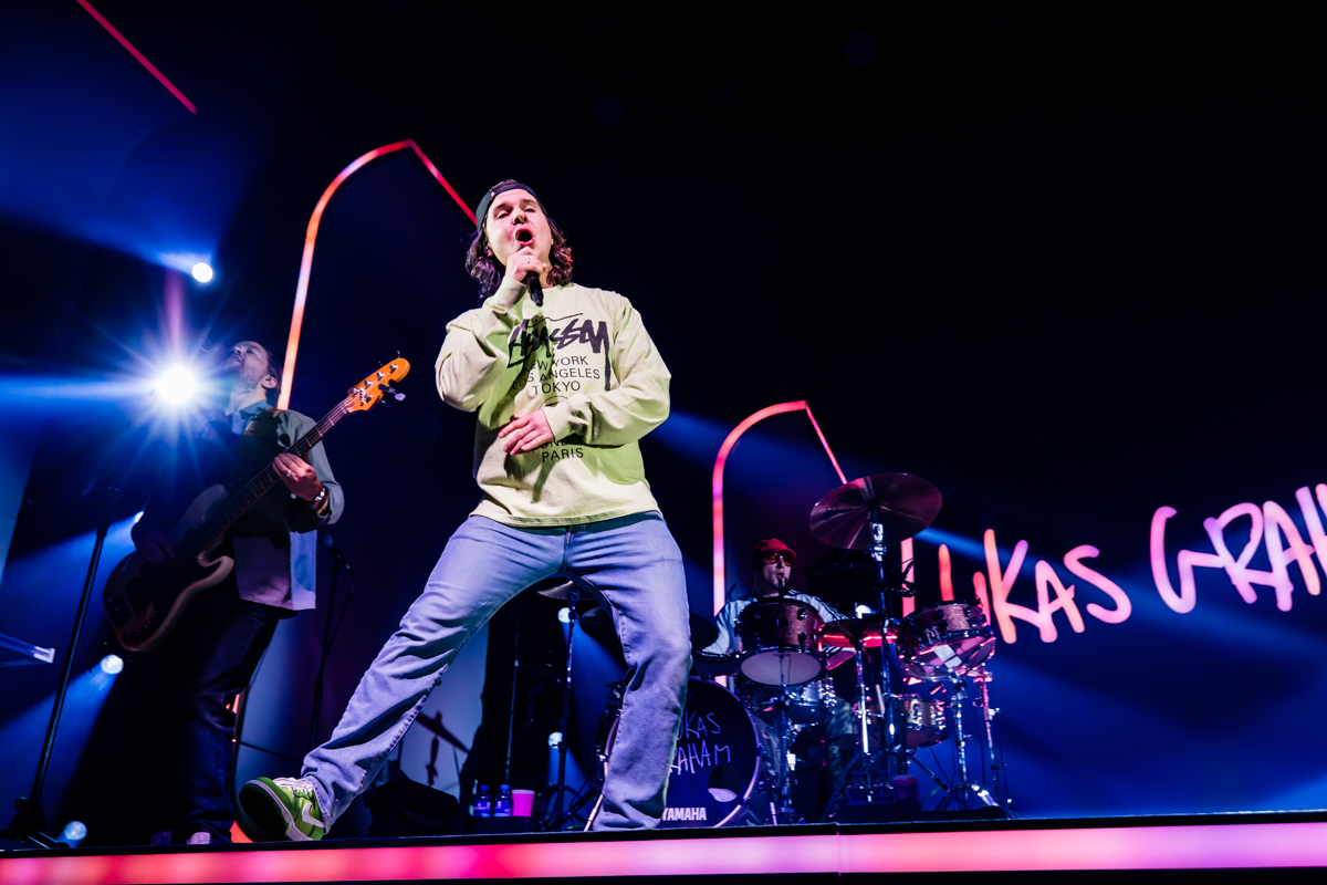 Lukas Graham @ 013, picture 9, photographed by Dorien Goetschalckx - FrontView Magazine