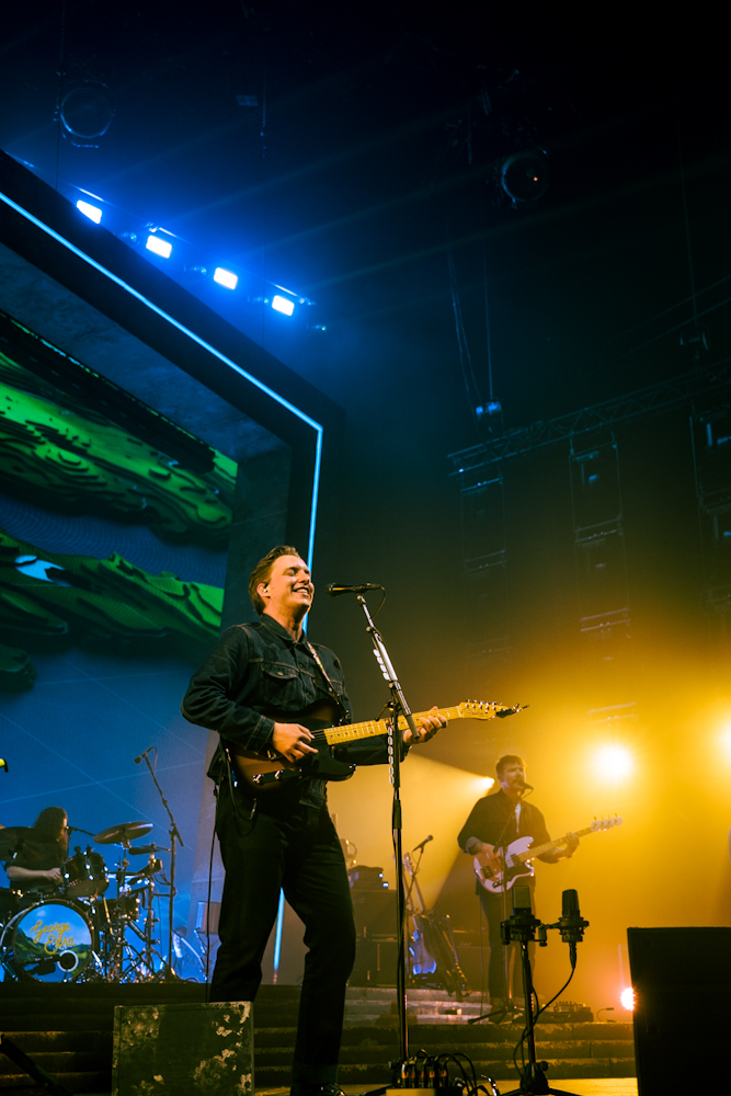George Ezra @ Vorst Nationaal, picture 17, photographed by Claudia Guldentops - FrontView Magazine