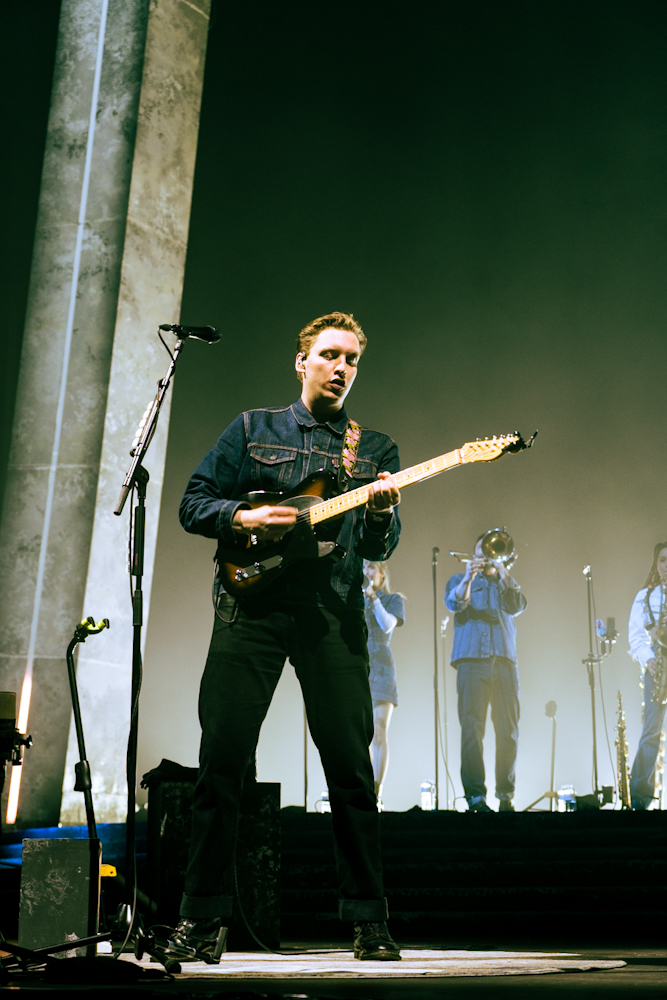 George Ezra @ Vorst Nationaal, picture 23, photographed by Claudia Guldentops - FrontView Magazine