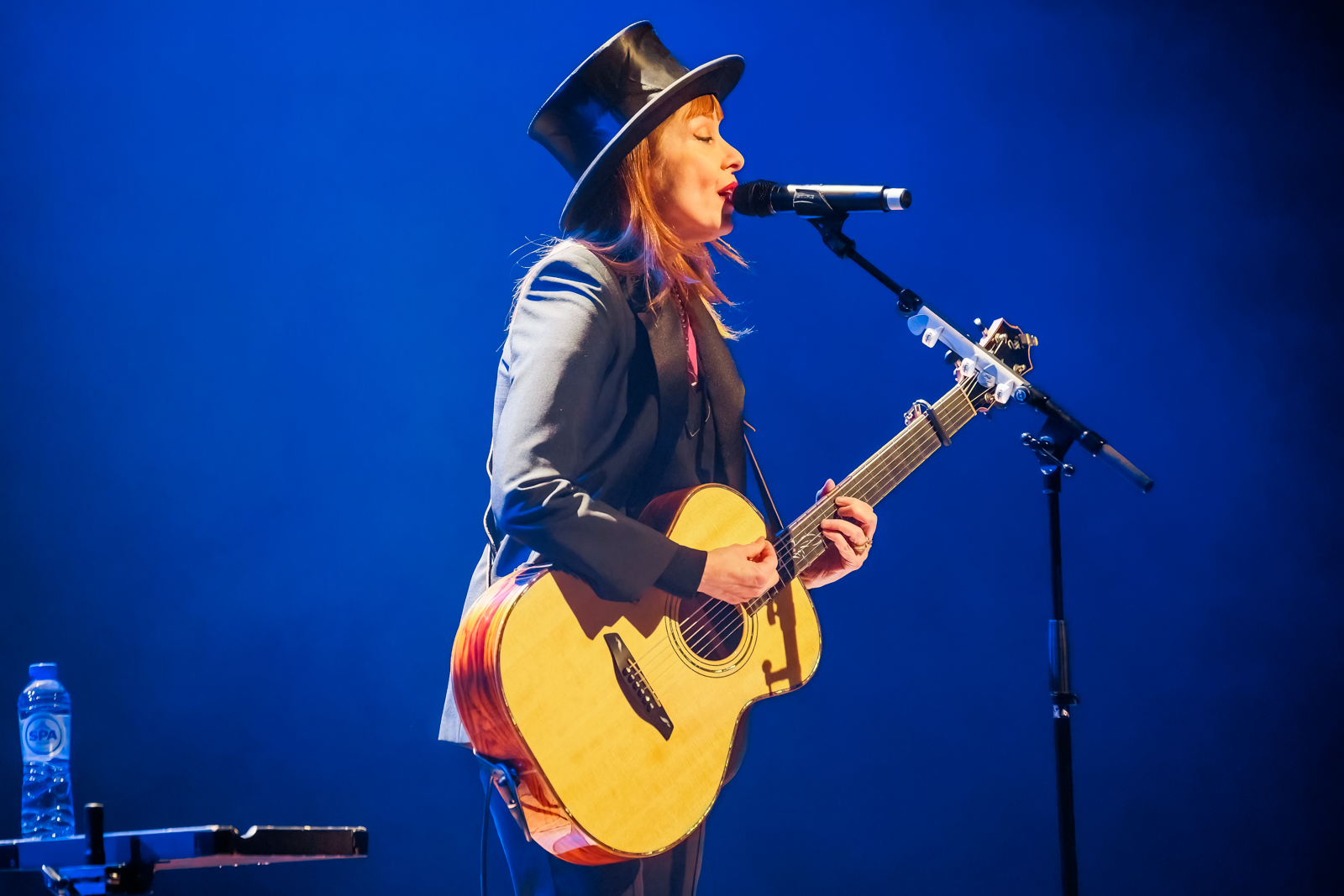 Suzanne Vega Live in concert, picture 2, photographed by Paul Jongeneelen - FrontView Magazine