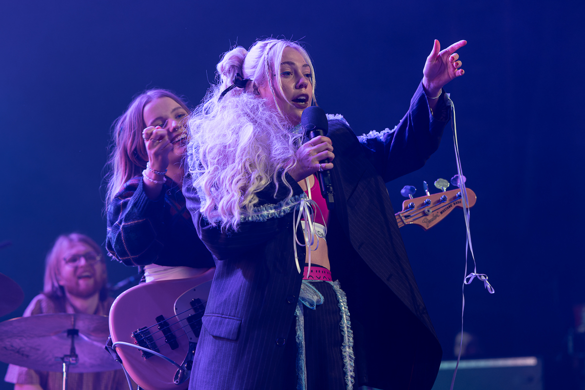 Lauran Hibberd @ Trix, picture 13, photographed by David Johnson - FrontView Magazine