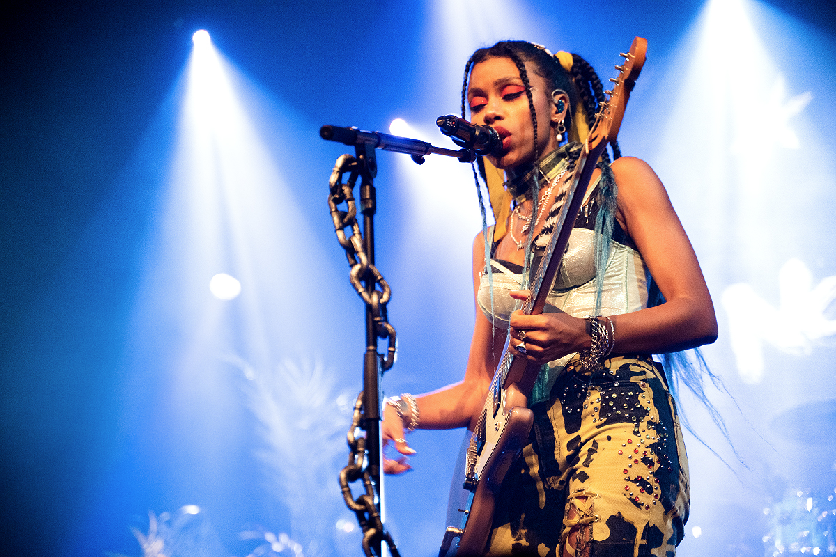 Nova Twins @ Botanique, picture 9, photographed by Magali Decamps - FrontView Magazine