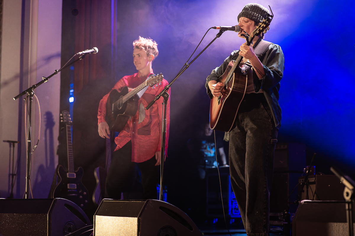 Big Thief @ De Roma, picture 4, photographed by David Johnson - FrontView Magazine