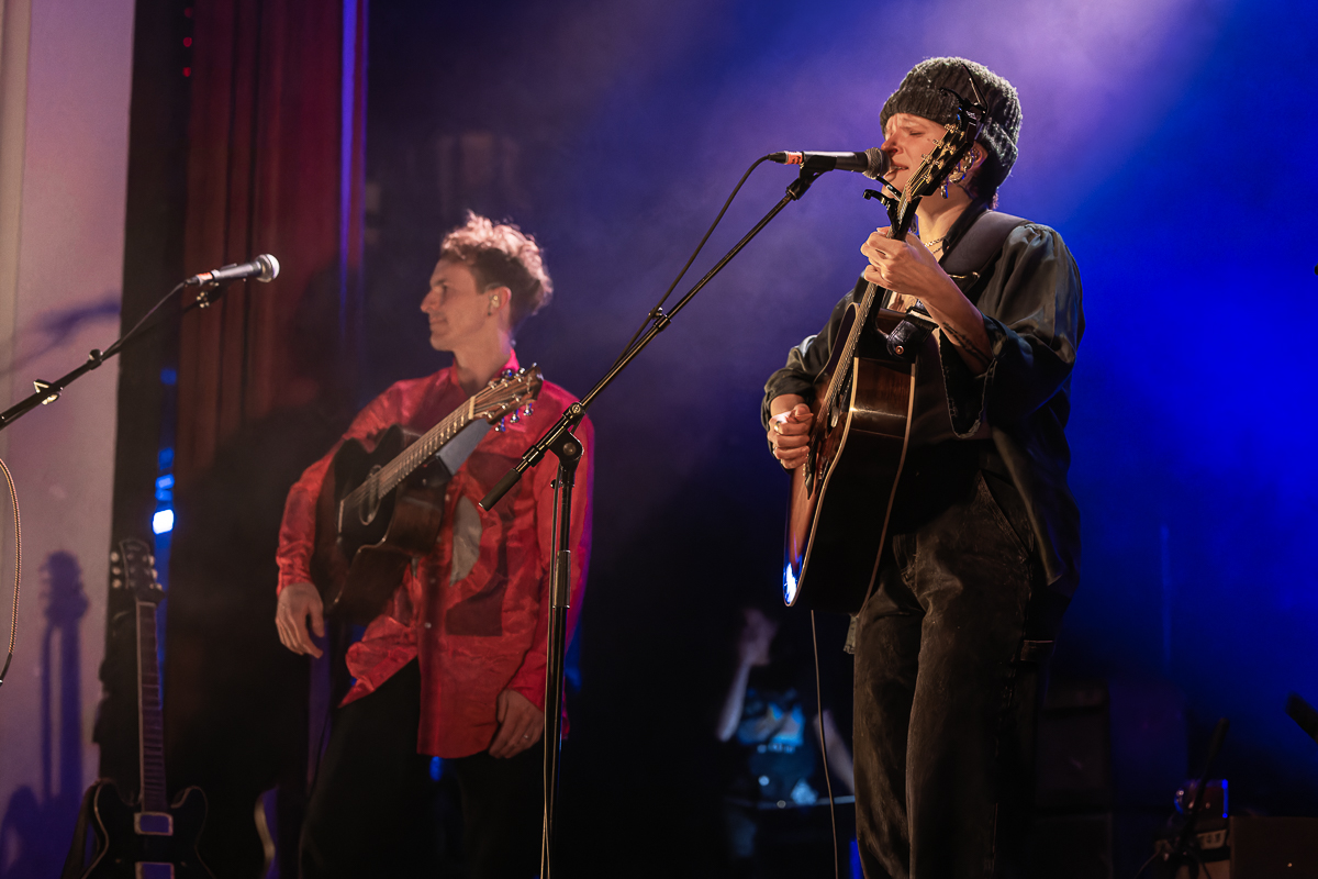 Big Thief @ De Roma, picture 7, photographed by David Johnson - FrontView Magazine