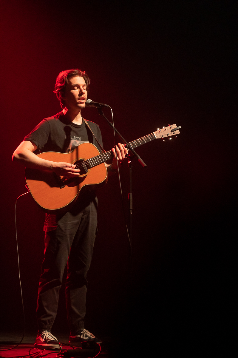 Milo Meskens @ Trixxo Theater, picture 11, photographed by Gert Daemen - FrontView Magazine