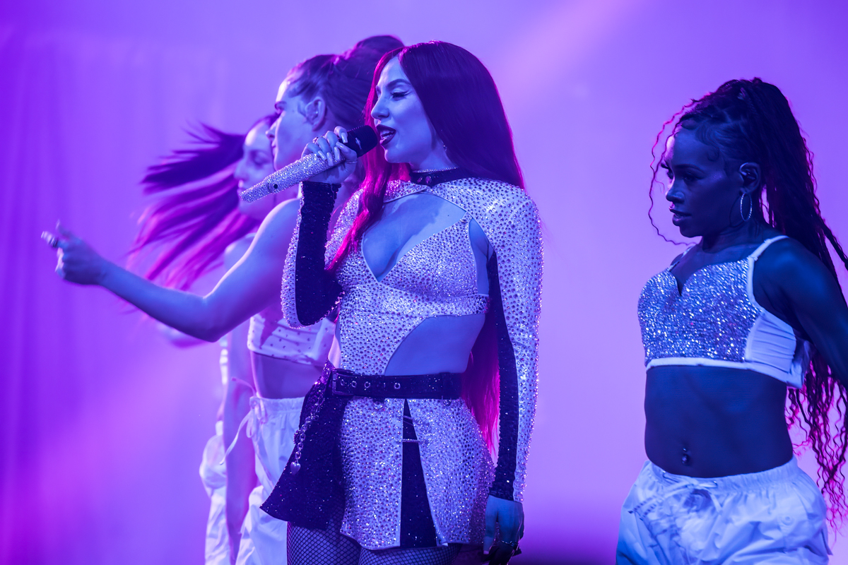 Ava Max @ Ancienne Belgique, picture 2, photographed by Dorien Goetschalckx - FrontView Magazine