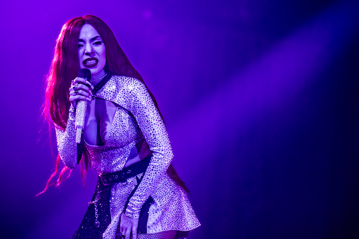 Ava Max @ Ancienne Belgique, picture 3, photographed by Dorien Goetschalckx - FrontView Magazine