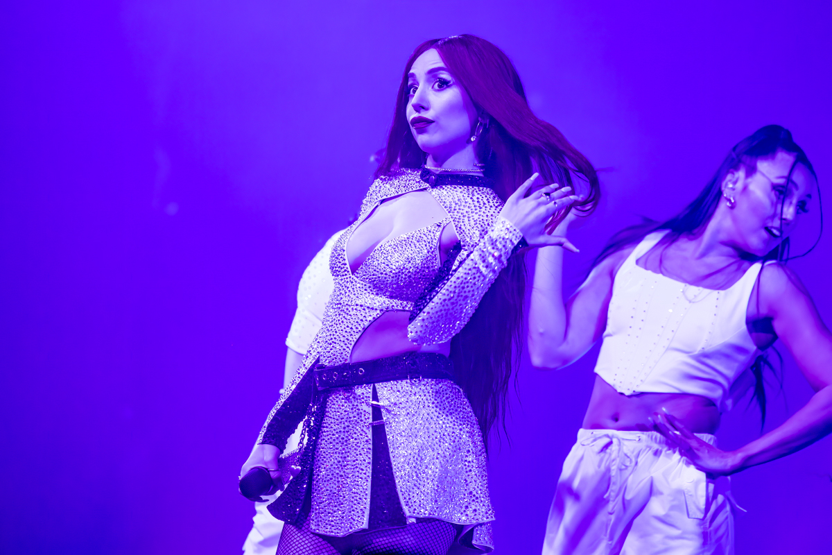 Ava Max @ Ancienne Belgique, picture 8, photographed by Dorien Goetschalckx - FrontView Magazine