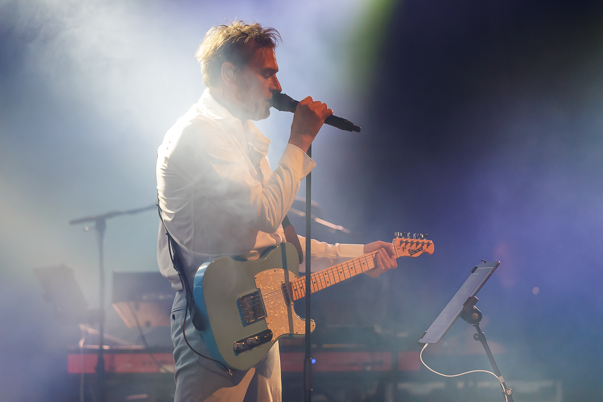 Daan @ Ancienne Belgique, picture 20, photographed by Peter Smet - FrontView Magazine
