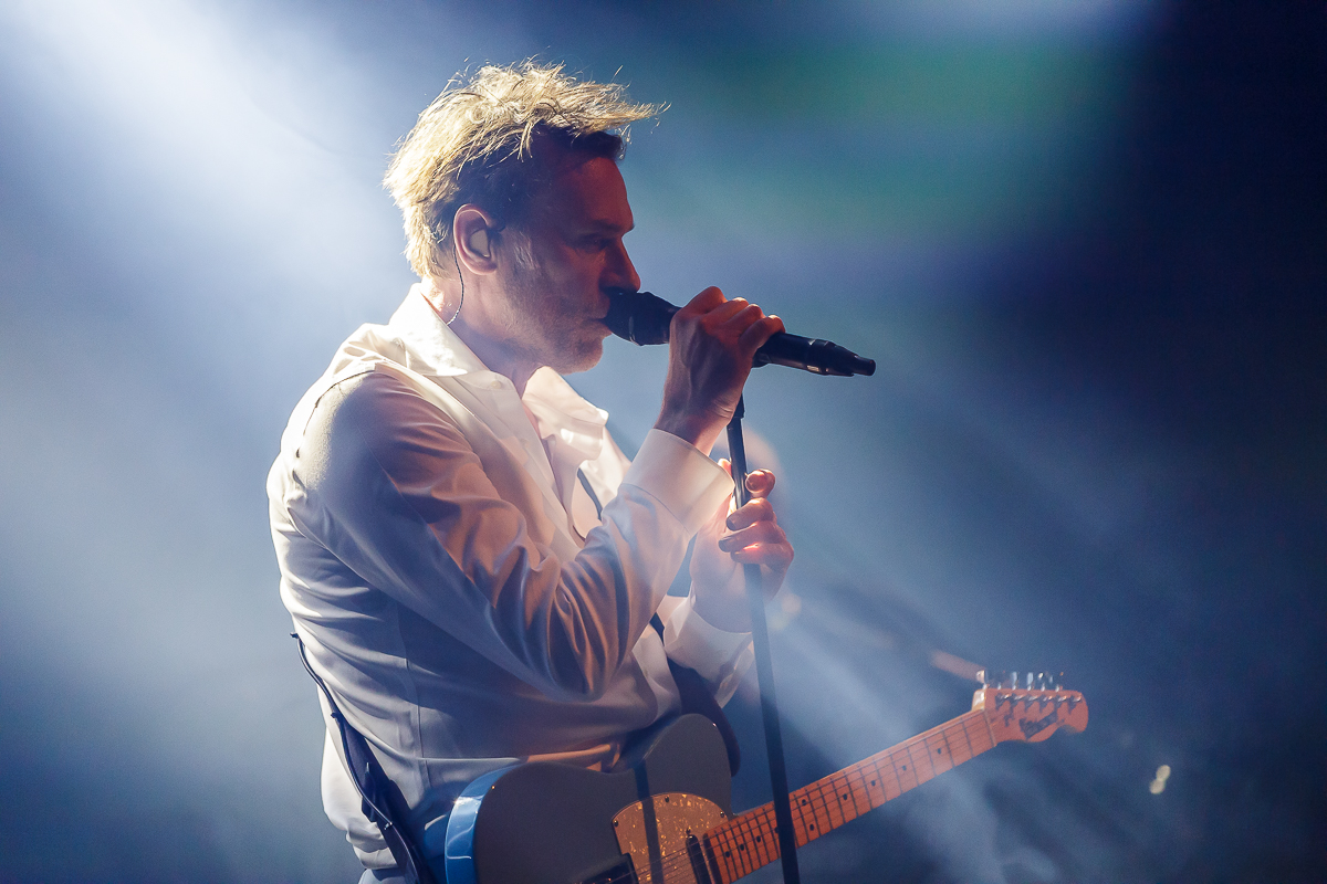 Daan @ Ancienne Belgique, picture 22, photographed by Peter Smet - FrontView Magazine