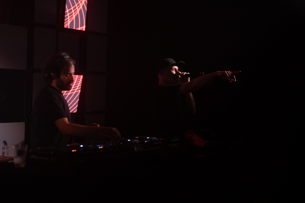 Nadiem Shah ft. Mc Six @ Arendonk zingt en swingt, picture 7, photographed by Gert Daemen - FrontView Magazine