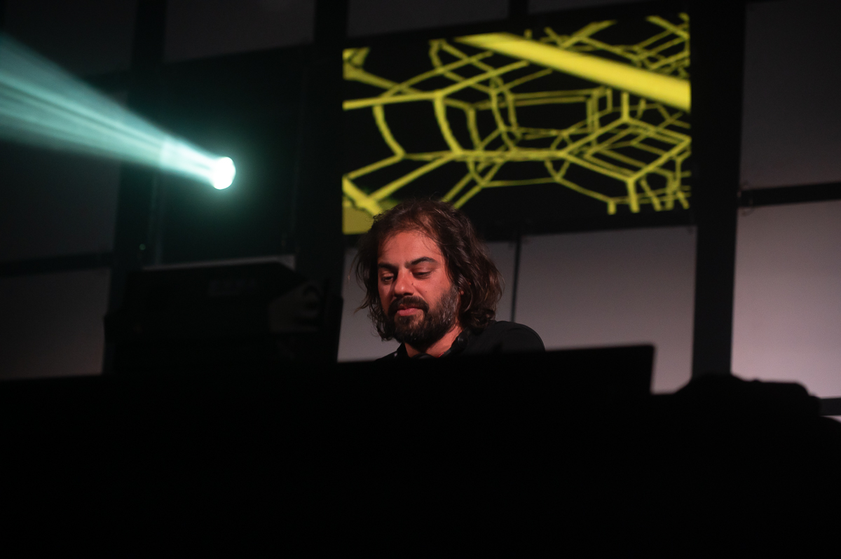 Nadiem Shah ft. Mc Six @ Arendonk zingt en swingt, picture 13, photographed by Gert Daemen - FrontView Magazine