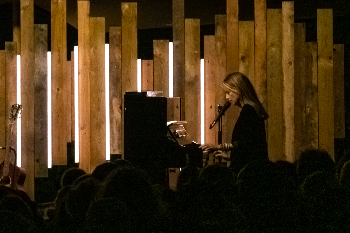 Heather Nova @ Kamvuurconcerten Horst, picture 13, photographed by Luc Klinckaert - FrontView Magazine