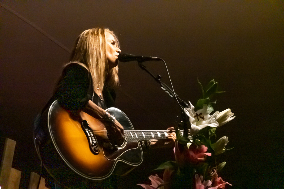 Heather Nova @ Kamvuurconcerten Horst, picture 17, photographed by Luc Klinckaert - FrontView Magazine