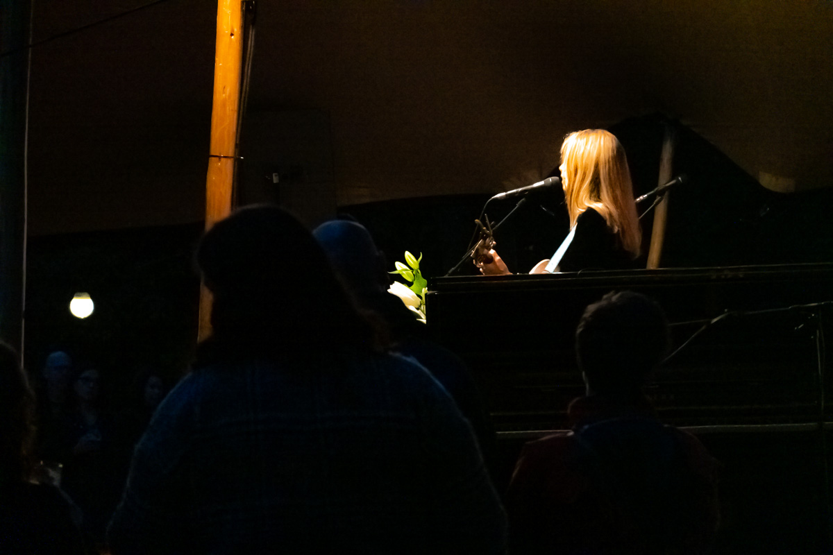 Heather Nova @ Kamvuurconcerten Horst, picture 18, photographed by Luc Klinckaert - FrontView Magazine