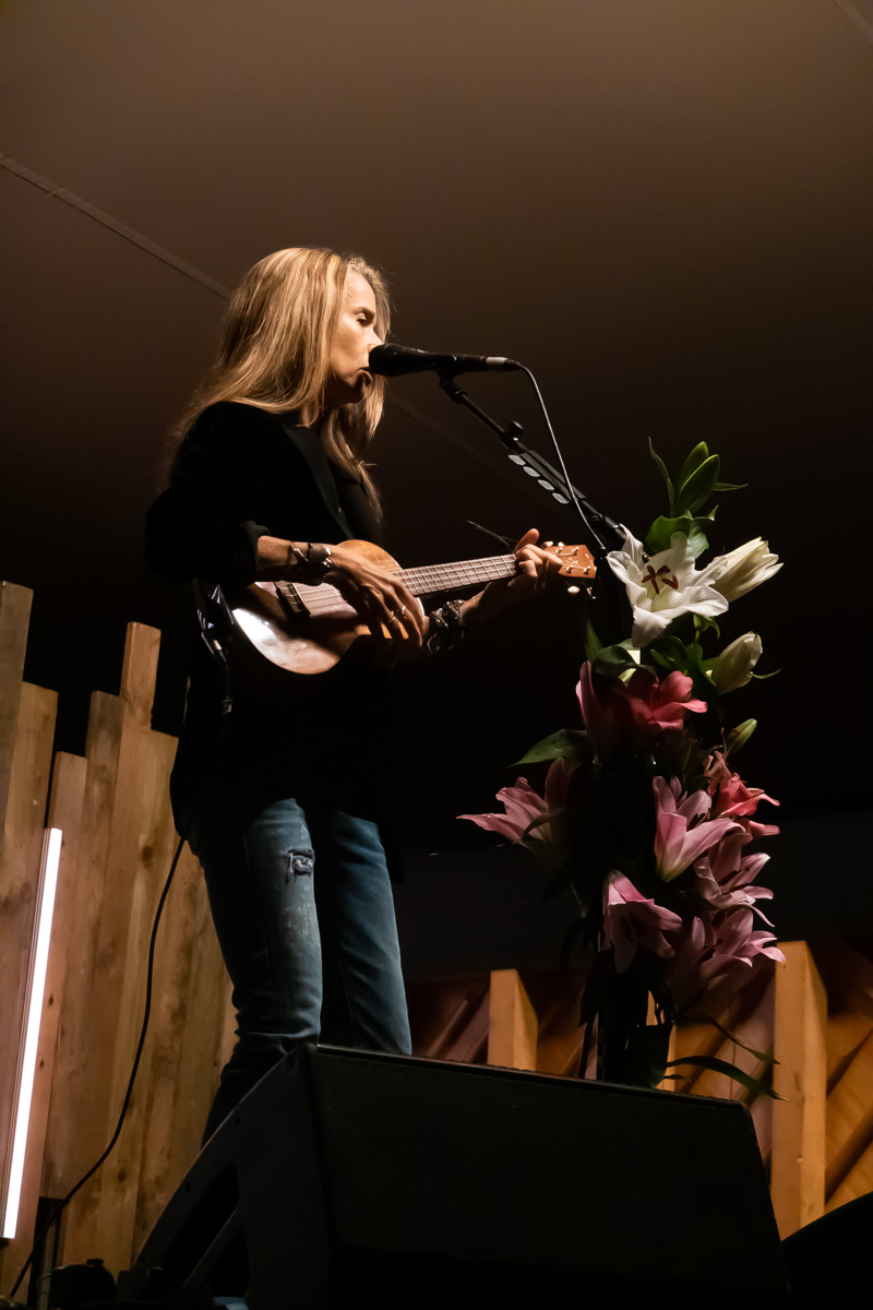 Heather Nova @ Kamvuurconcerten Horst, picture 19, photographed by Luc Klinckaert - FrontView Magazine