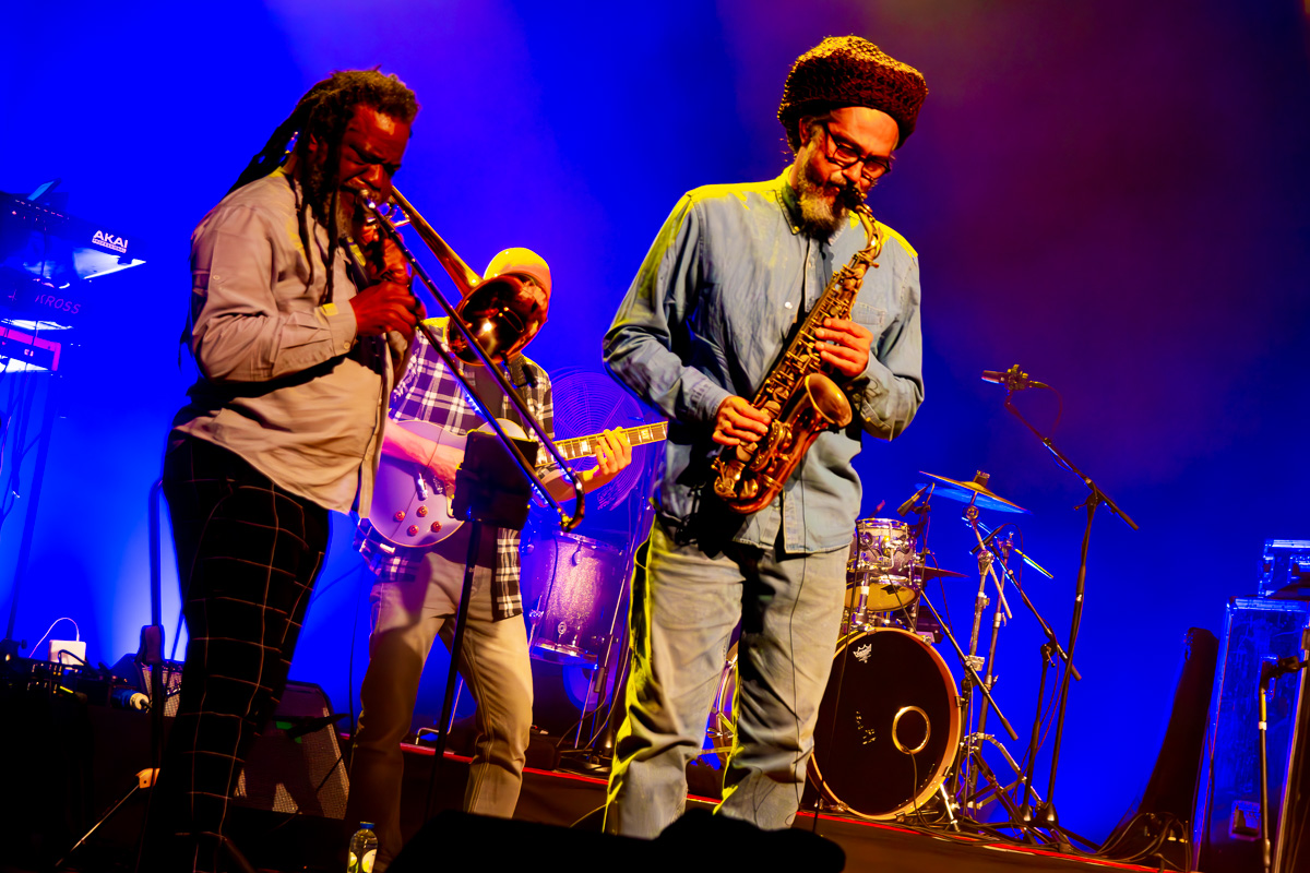 Max Romeo with Xana and Azizzi Romeo + Lutan Fyah, Droop Lion @ De Roma, picture 8, photographed by Luc Klinckaert - FrontView Magazine