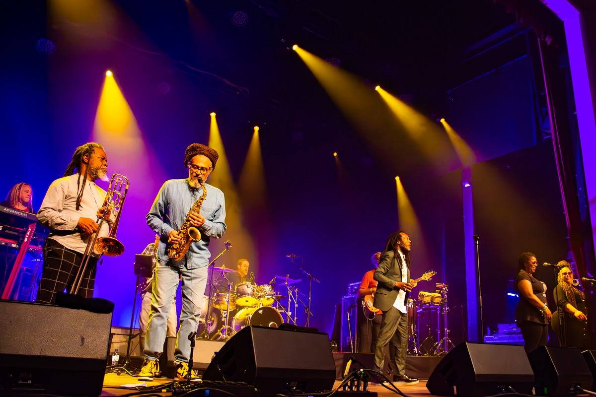 Max Romeo with Xana and Azizzi Romeo + Lutan Fyah, Droop Lion @ De Roma, picture 11, photographed by Luc Klinckaert - FrontView Magazine
