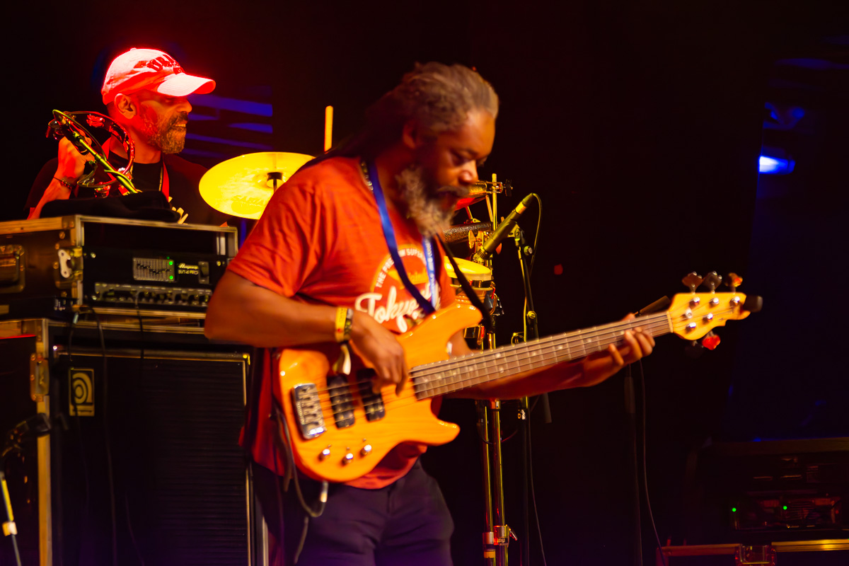 Max Romeo with Xana and Azizzi Romeo + Lutan Fyah, Droop Lion @ De Roma, picture 30, photographed by Luc Klinckaert - FrontView Magazine