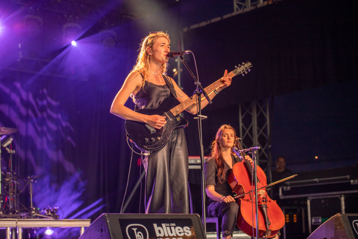 Jen @ Blues Peer, picture 3, photographed by Leen Verlinden - FrontView Magazine