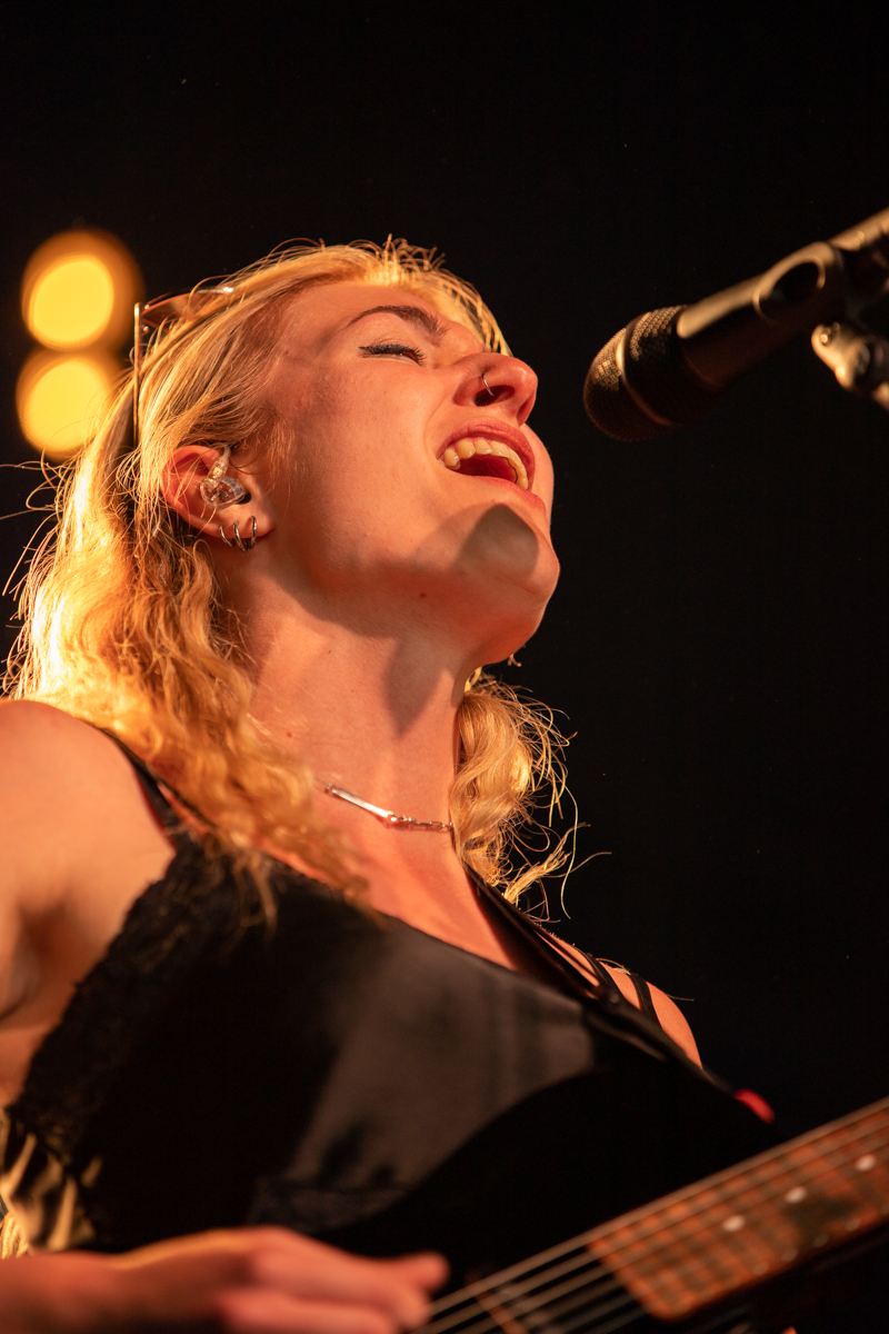 Jen @ Blues Peer, picture 14, photographed by Leen Verlinden - FrontView Magazine