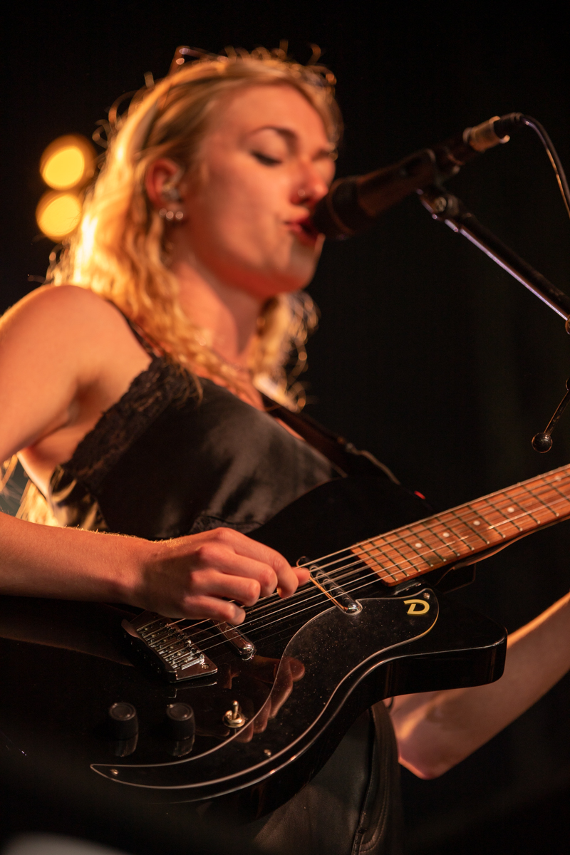 Jen @ Blues Peer, picture 15, photographed by Leen Verlinden - FrontView Magazine
