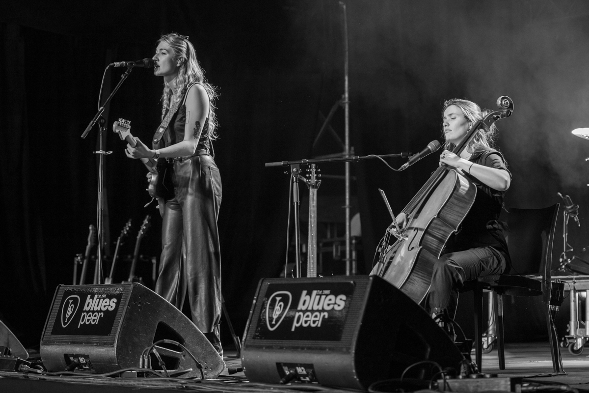 Jen @ Blues Peer, picture 18, photographed by Leen Verlinden - FrontView Magazine