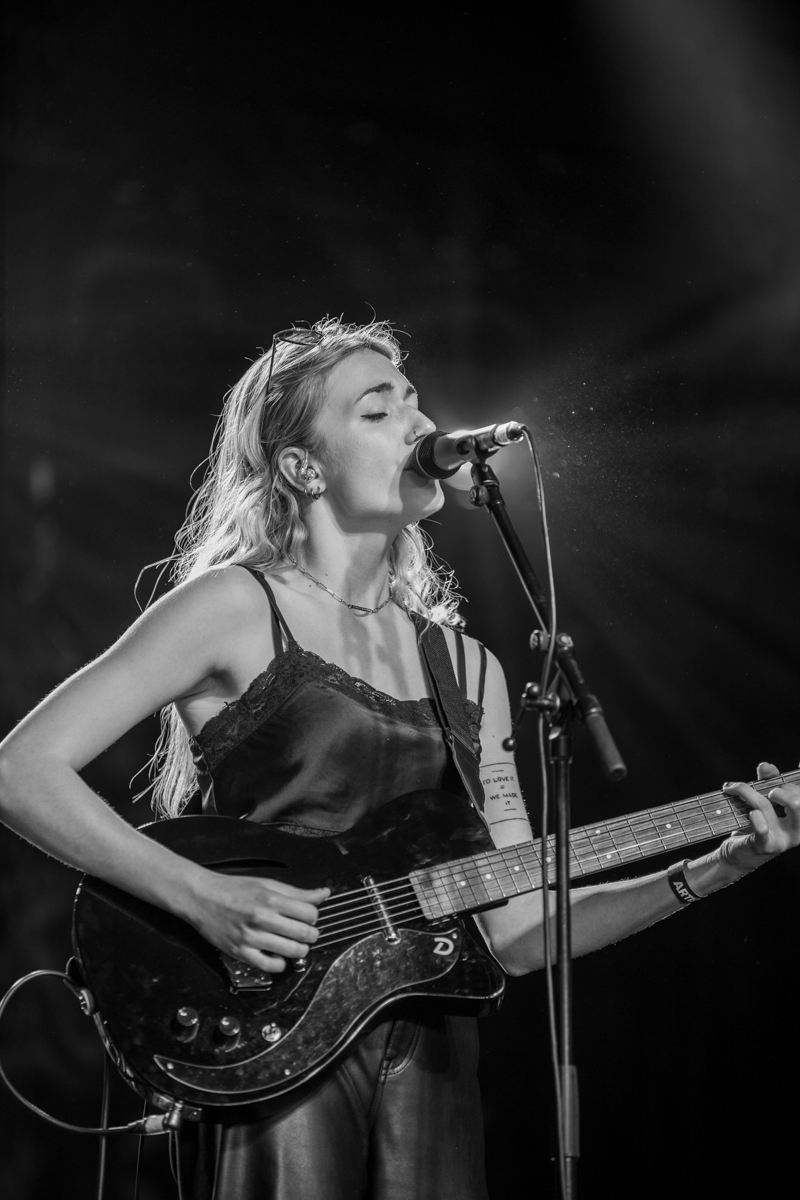 Jen @ Blues Peer, picture 26, photographed by Leen Verlinden - FrontView Magazine