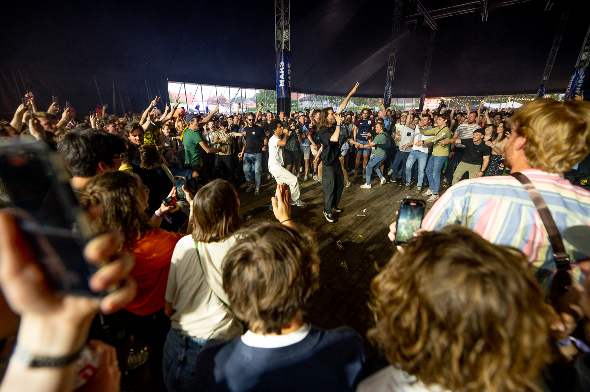 Blackwave @ Gladiolen, picture 12, photographed by Gert Daemen - FrontView Magazine