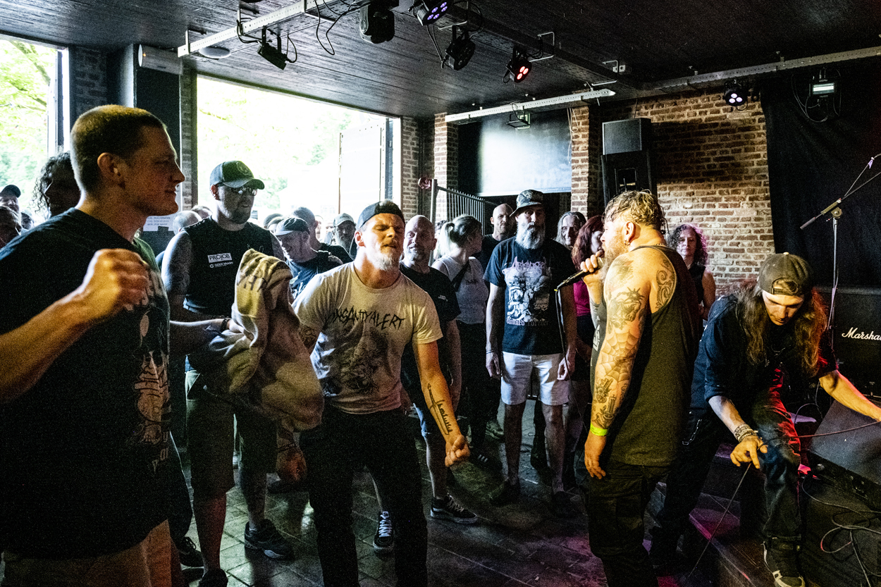 Eightball @ Antwerp Metal Fest, picture 6, photographed by Sandra Van Watermeulen - FrontView Magazine