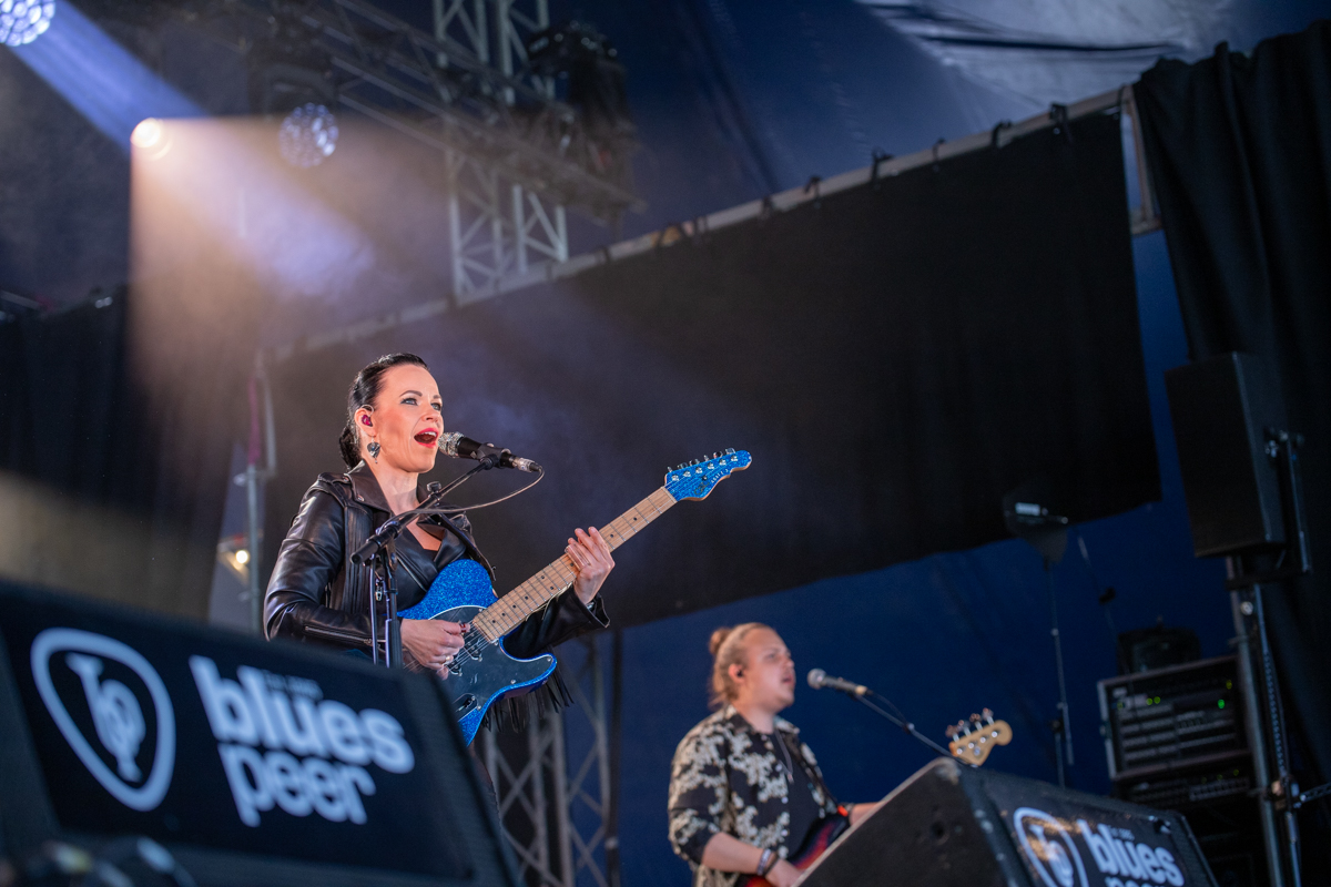 Erja Lyytinen @ Blues Peer, picture 2, photographed by Leen Verlinden - FrontView Magazine